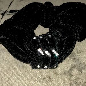 Cheap scrunchie with diamonds